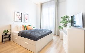 Extreme Central Cozy Studio